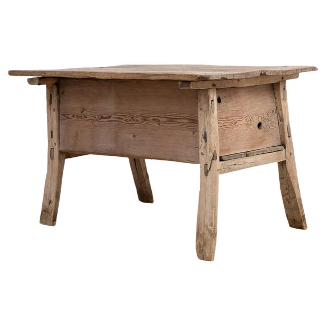 Early 18th Century Swedish Hedna Table For Sale