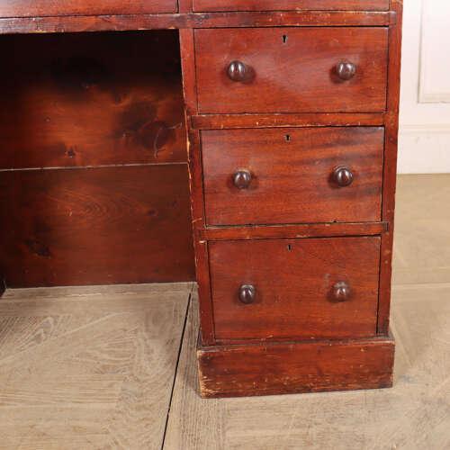 English Children's Desk in Mahogany For Sale - Image 6 of 9