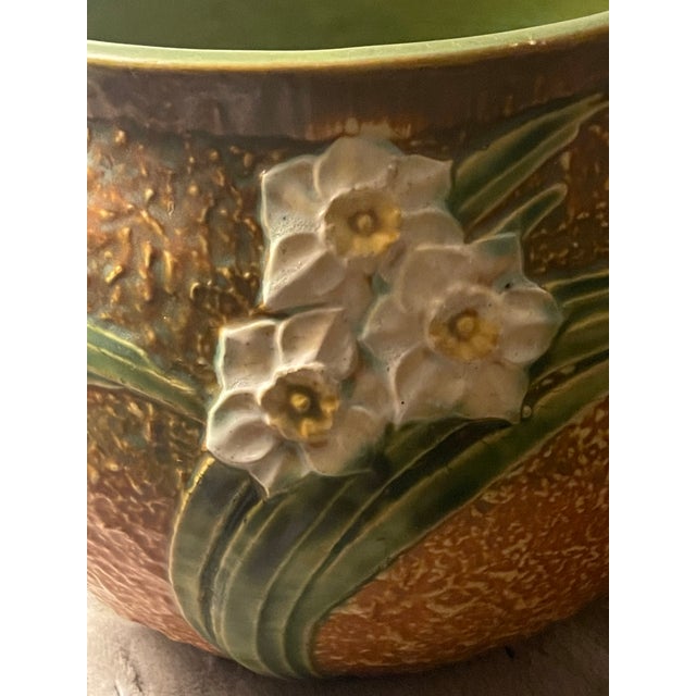 Arts & Crafts Roseville Jonquil Jardiniere Planter Large VTG 1931 Textured Brown Green Floral 621-10, Attributed For Sale - Image 3 of 12
