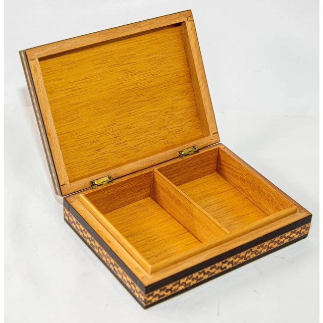 Wood Moorish Spain Inlaid Marquetry Mosaic Box 1950's For Sale - Image 7 of 12