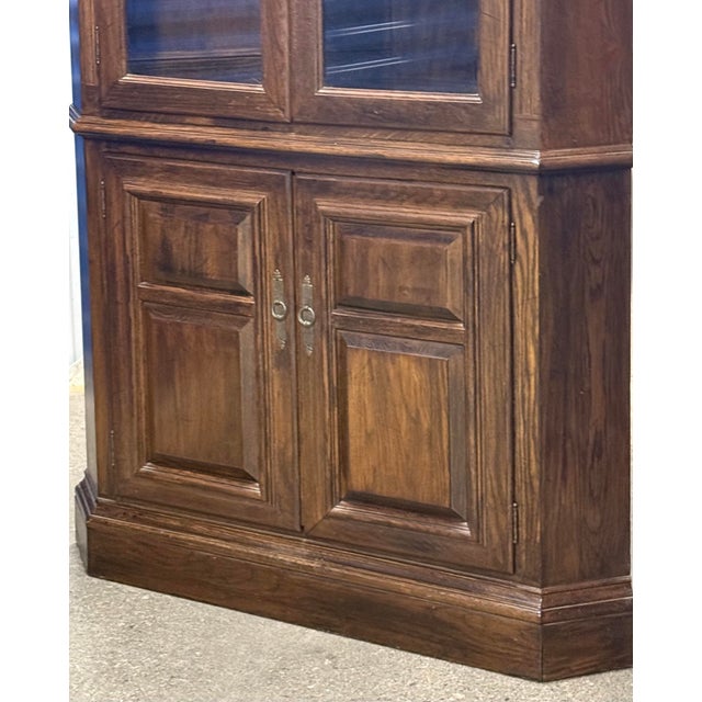 Ethan Allen Ethan Allen Royal Charter Oak Corner Cabinet For Sale - Image 4 of 10