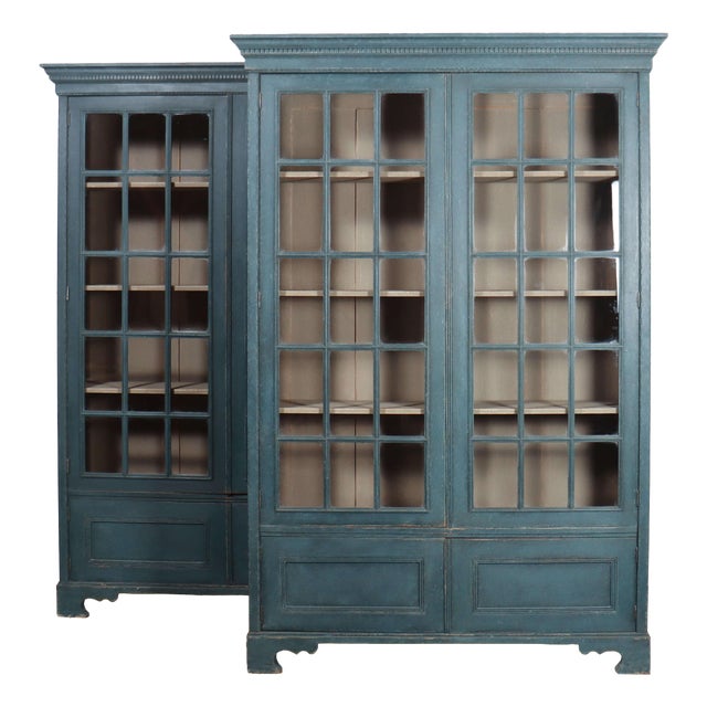 Painted Library Bookcases, Set of 2 For Sale