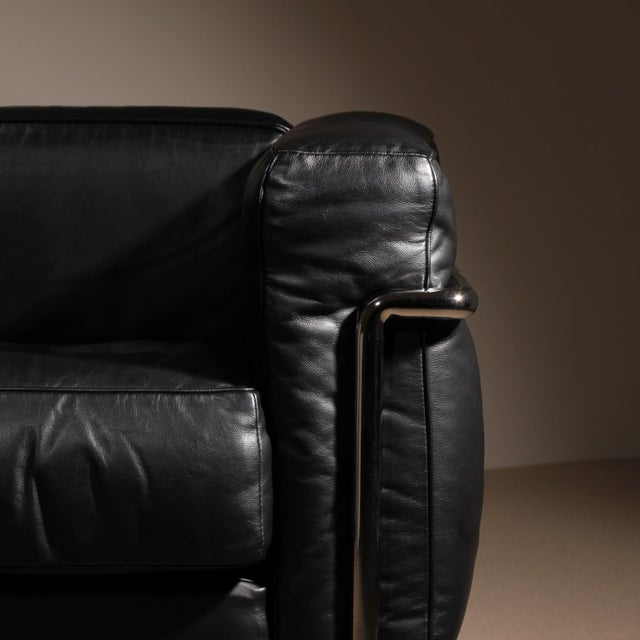 LC2 Armchairs by Le Corbusier, P. Jeanneret, C. Perriand for Cassina, Italy, 1928, Set of 2 For Sale - Image 18 of 18