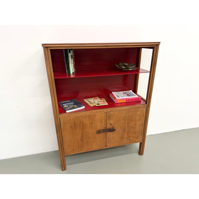 Brown Brazilian Modernist Bookcase in Red Lacquered Wood, 1950s For Sale - Image 8 of 18