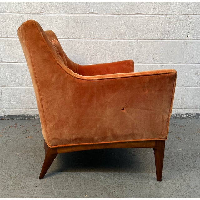 Orange Mid-Century Modern Lounge Chair With Orange Velvet Upholstery For Sale - Image 8 of 17