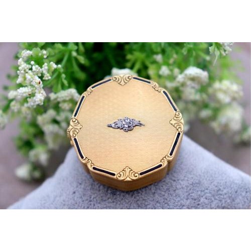 Metal Beauty Box in 19.2k Gold For Sale - Image 7 of 7