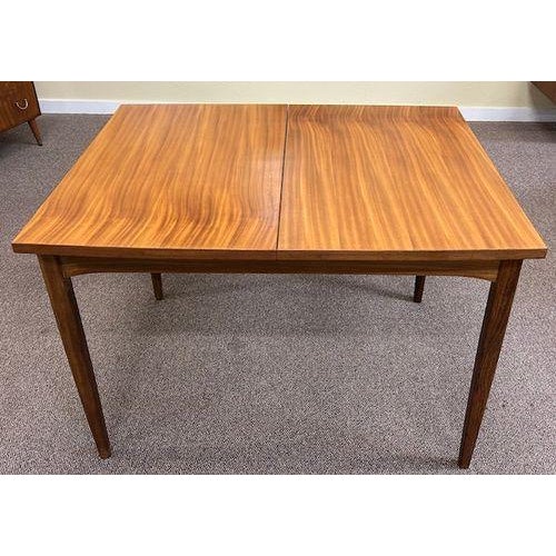 Mid Century Modern Extending Teak Dining Table c.1960 For Sale - Image 4 of 16