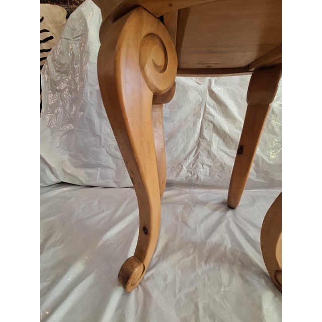 Late 20th Century Vintage Oval Accent Table With Cabriole Legs For Sale - Image 5 of 6