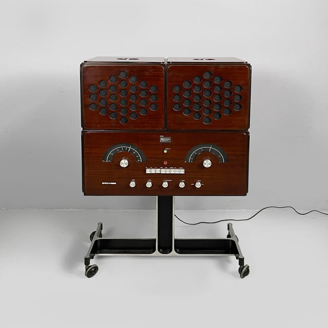 Achille & Pier Giacomo Castiglioni Italian Radiophonograph and Record Player by Achille and Pier Giacomo Castiglioni for Brionvega, 1960s For Sale - Image 4 of 18
