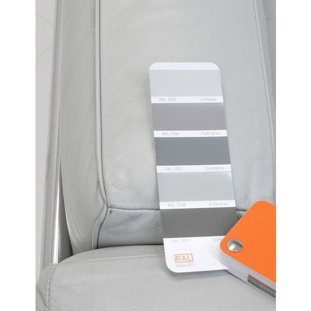 Set of LC3 Sofas in Grey Leather and Chrome by Le Corbusier, Pierre Jeanneret and Charlotte Perriand for Cassina, 1990s For Sale - Image 16 of 18