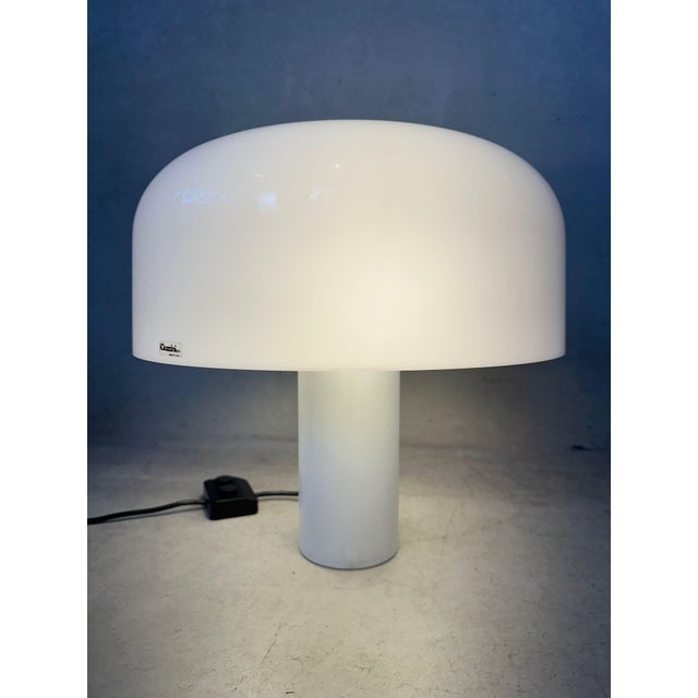 Beautiful large designer table lamp. Model 4029 ‘polo’ by luigi massoni for guzzini. Italy, 1960/1970. White cylindrical...