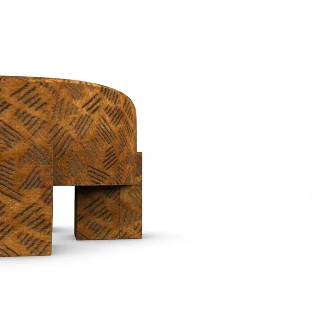 This piece is underpinned by a Minimalist and sophisticated aesthetic of clean lines.