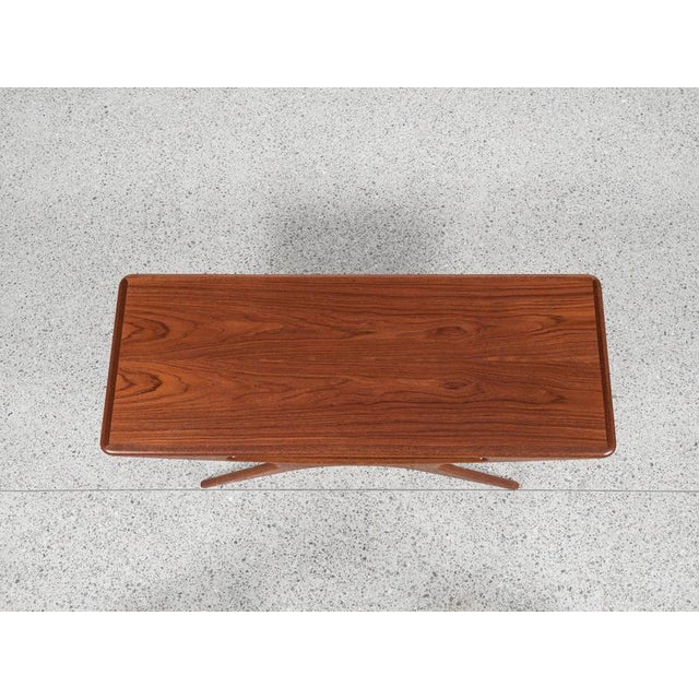 Johannes Andersen Mid-Century Danish Smile Coffee Table in Teak by Johannes Andersen for Silkeborg For Sale - Image 4 of 11