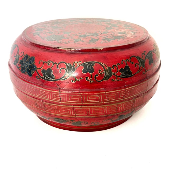 19th Century Large 14" Antique Chinese REd Lacquer Wedding Box For Sale - Image 5 of 16