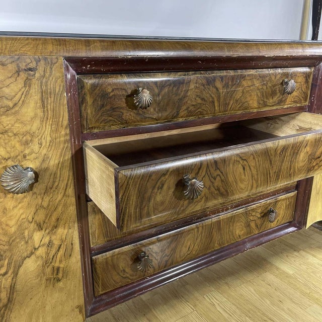 Art Deco Sideboard in Walnut Burl by Lupparelli Cicli Foligno, 1930s For Sale - Image 6 of 18