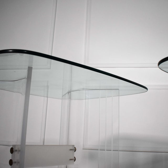 1970's Modern Lined Lucite Trio of Pedestal Tables - Set of 3 For Sale - Image 9 of 10