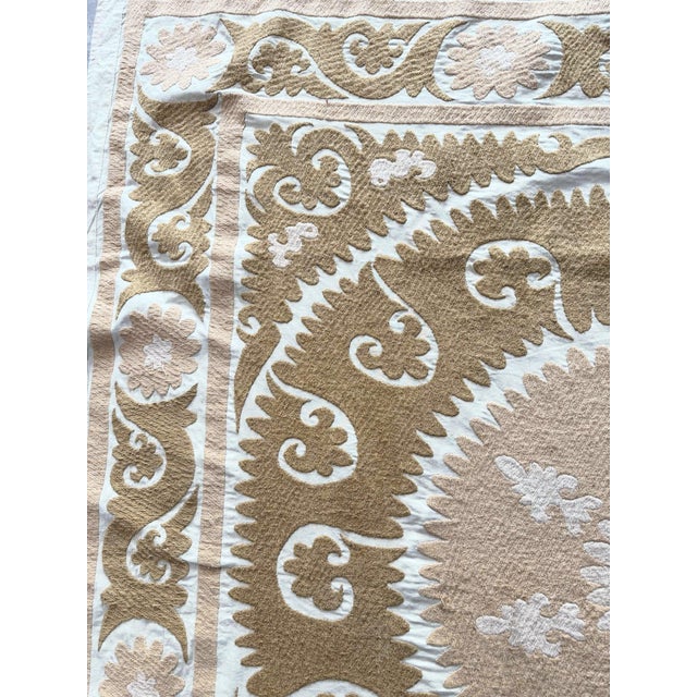 1960s Suzani Wall Hanging Decor - Neutral Tan Uzbek Tablecloth For Sale - Image 5 of 9