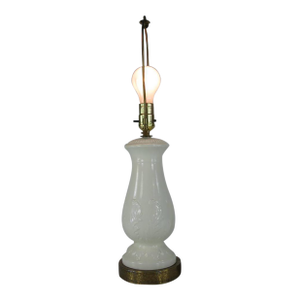 Early 20th Century Classic Table Lamp, White Porcelain, With Raised Feathers Design. Brass Base