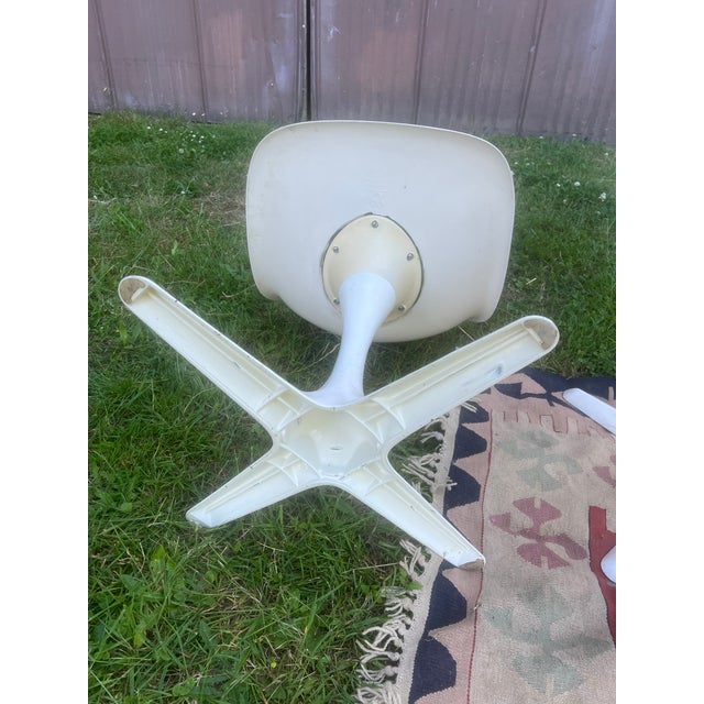 Metal Swank MCM Burke Propeller Chairs in the Style of Saarinen Set of 4 For Sale - Image 7 of 9