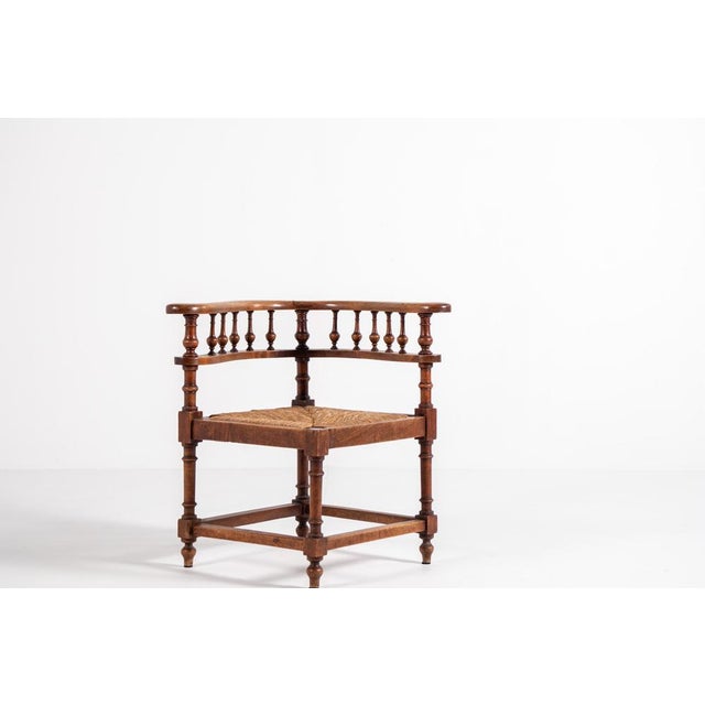 Antique Walnut Corner Chair with Spindle Back and Straw Seat, 1890s For Sale - Image 4 of 12