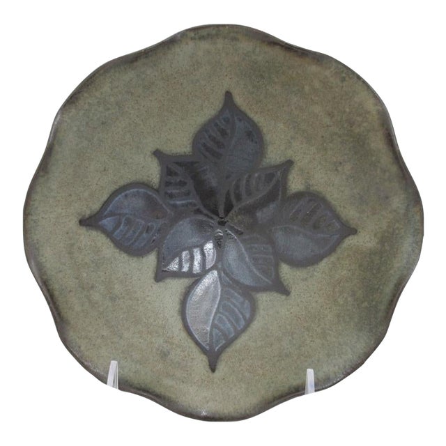 Jane Woodside Leaf Center Scallop Rim Organic Green & Blue Studio Pottery Bowl For Sale
