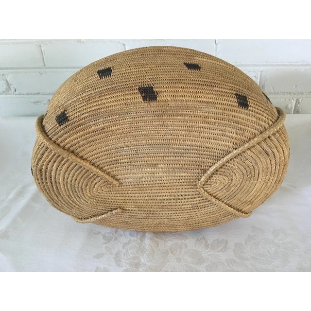 1990s American Handmade Basket With Handles For Sale - Image 4 of 13