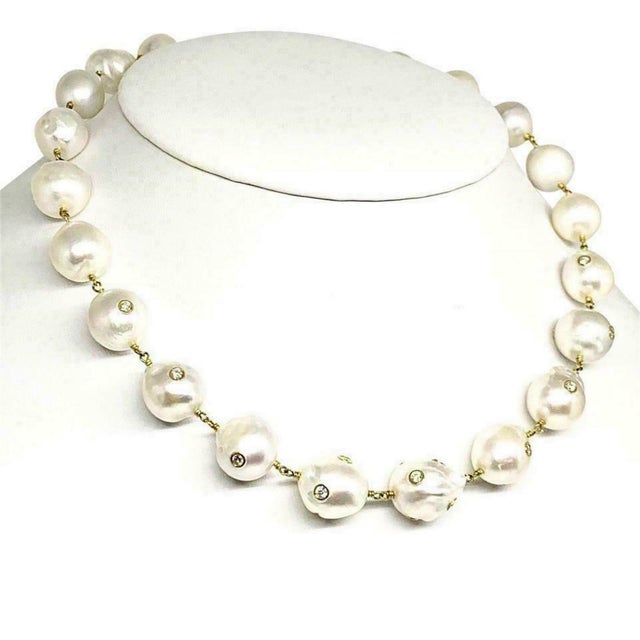 Traditional Fine South Sea Pearl Diamond 18 Karat Necklace Certified For Sale - Image 3 of 9