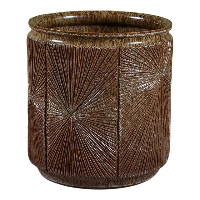 David Cressey & Robert Maxwell for Earthgender “Sunburst” Planter With Taupe Speckle Glaze For Sale