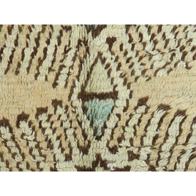 Textile 1960s Vintage Moroccan Boujad Rug - 5′10″ × 10′5″ For Sale - Image 7 of 9