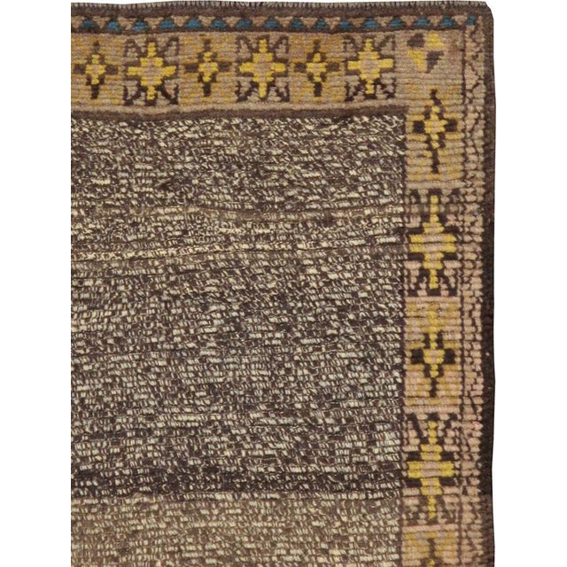 Tribal Galerie Shabab Collection Mid-20th Century Turkish Konya Rug For Sale - Image 3 of 9