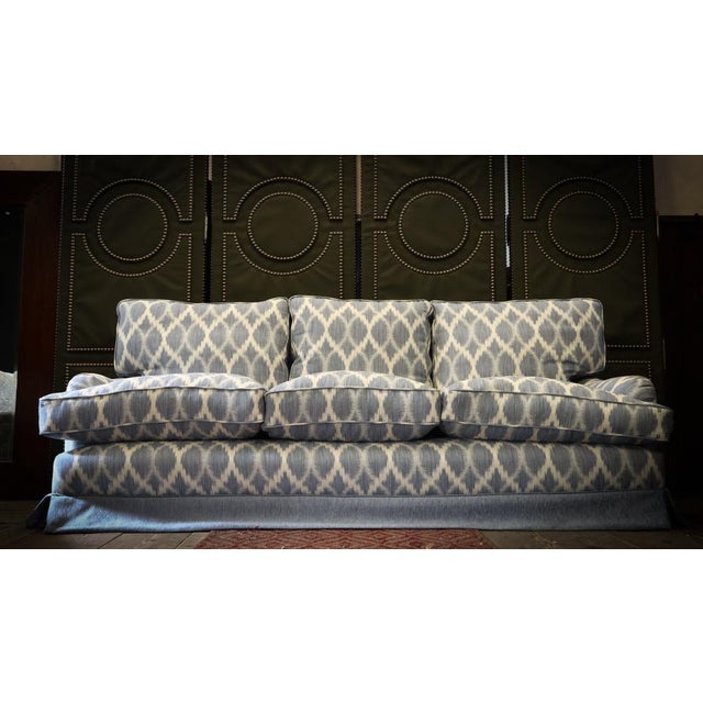 Connaught Grand 3-Seater Sofa in Jane Churchill Fontane Blue Linen Upholstery from Peter Dudgeon, 2010s For Sale - Image 10 of 18