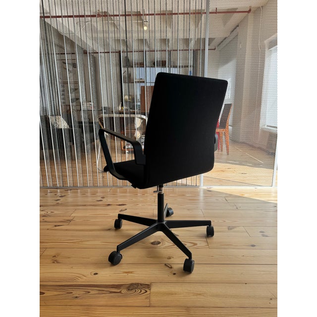 Mid-Century Modern Arne Jacobsen Oxford Classic Low-Back Chair For Sale - Image 3 of 8