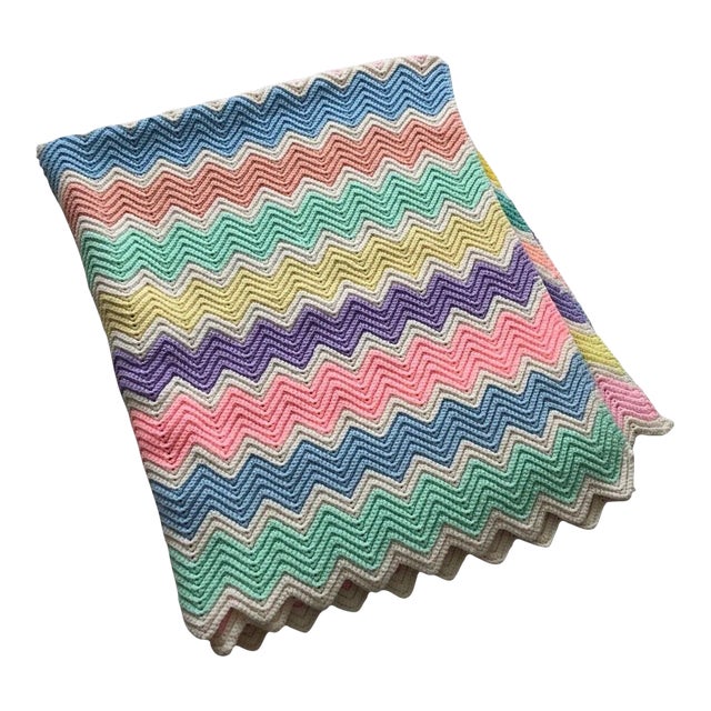Vintage Handmade Pastel Cottage ZigZag Afghan Throw For Sale