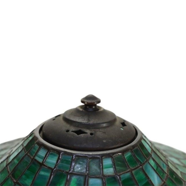 1920s Tiffany Style Classic Arts & Crafts Green Leaded Stained Glass Table Lamp For Sale - Image 13 of 13