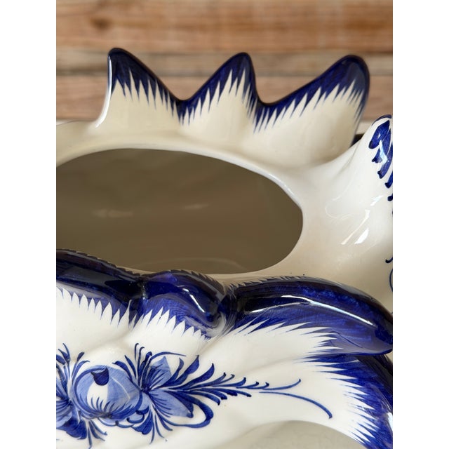 White Hand-Painted Chinoiserie Portuguese Blue & White Swan Planter / Cachepot For Sale - Image 8 of 11