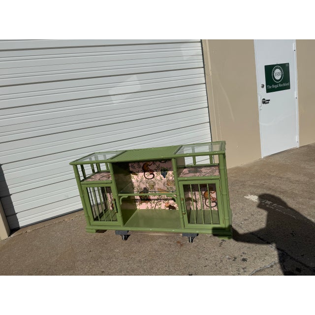 1960s Lacquered Faux Bamboo and Rattan Bar/Entertainment Center For Sale - Image 4 of 4