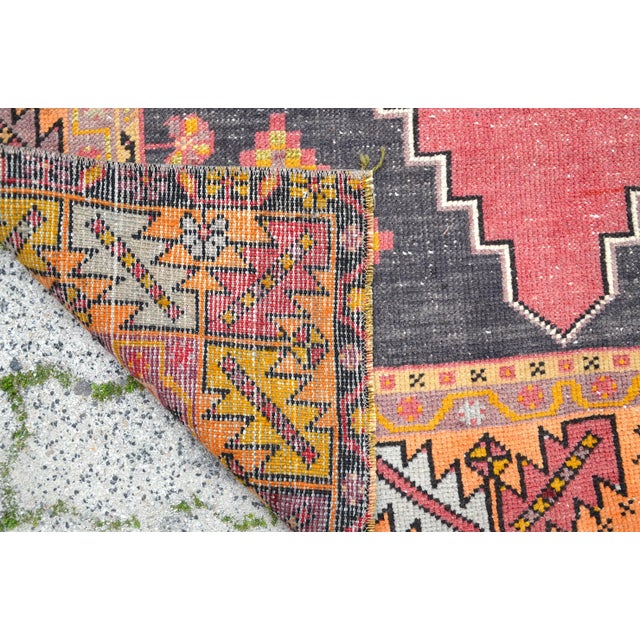 1960s Vintage Eclectic Decor Wool Hand Knotted Pink Rug For Sale - Image 10 of 11