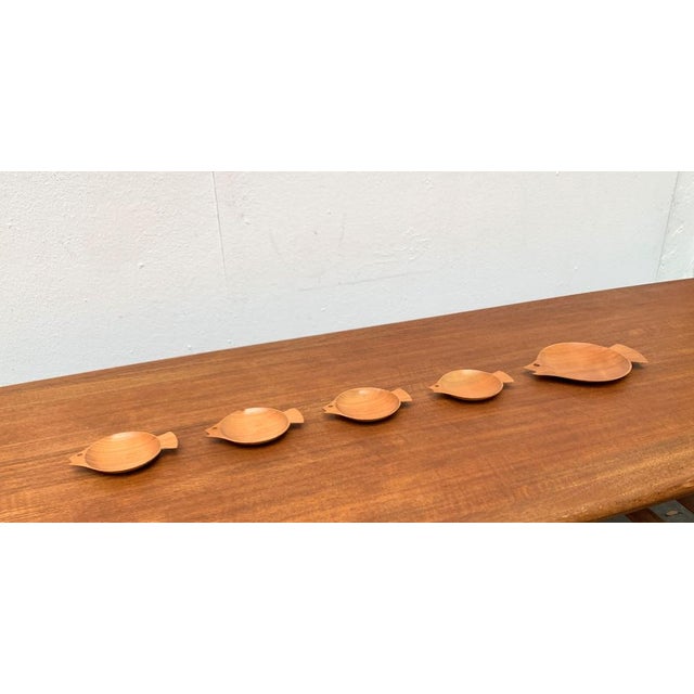 Wooden Fish Shaped Bowls, 1960s, Set of 5, in Very Good conditions. Designed 1960 to 1969