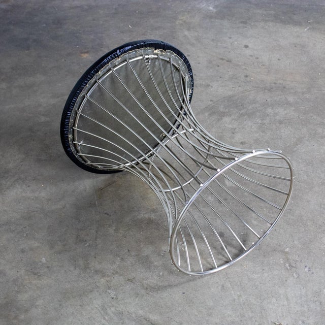 Mid-20th Century MCM Stool Manner of Warren Platner Chrome Wire Base and Black Vinyl Seat For Sale - Image 6 of 18