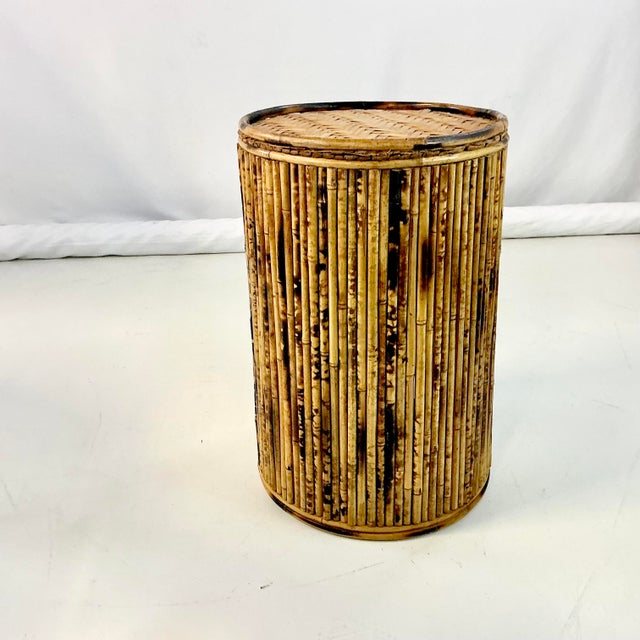 1970s Vintage Chinoiserie Boho Chic Coastal Scorched Burnt Bamboo Reed Hamper For Sale - Image 15 of 15
