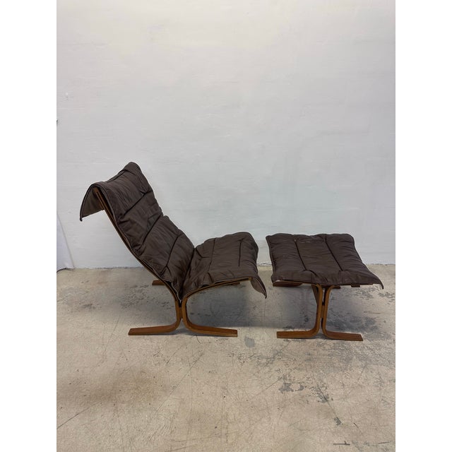 Westnofa Furniture Pair of Ingmar Relling for Westnofa High Back “Siesta” Lounge Chairs With Footrests, 1960s For Sale - Image 4 of 12