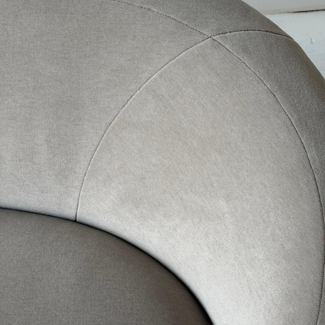 1980s Nautilus Sofa by Vladimir Kagan for Directional c. 1980s. For Sale - Image 5 of 8