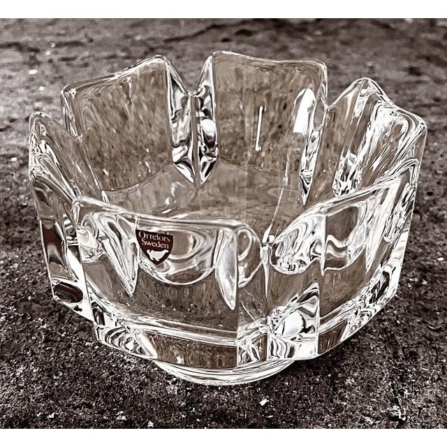 Mid-Century Modern Corona Bowl in Crystal by Lars Hellsten for Orrefors, Sweden, 1970s For Sale - Image 3 of 6