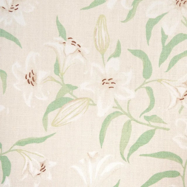 Contemporary Sample - Schumacher X Miles Redd Scattered Lilies Fabric in Cream For Sale - Image 3 of 4