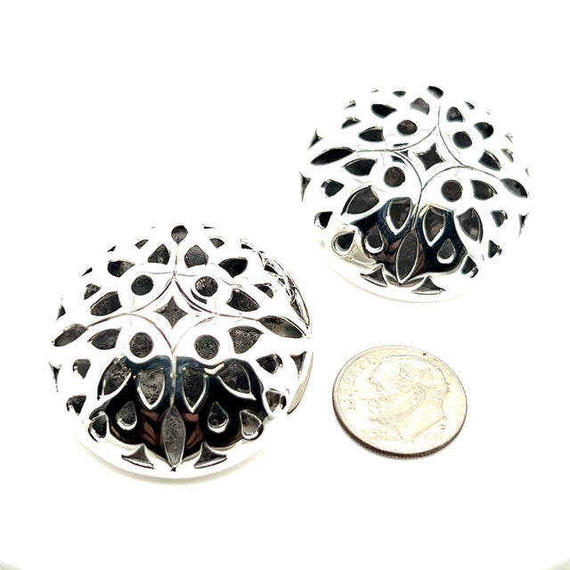 Modern Late 20th Century John Hardy Estate Large Button Clip on Earrings 1.5" Sterling Silver, A Pair For Sale - Image 3 of 7