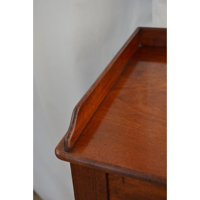 William VI Mahogany Nightstand in the style of Gillows, England, 1830s For Sale - Image 15 of 18