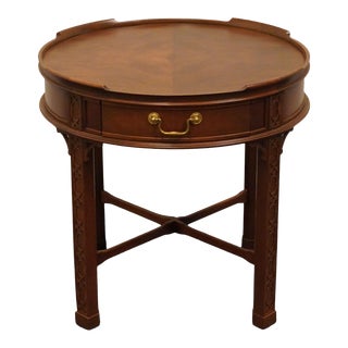 Baker Furniture Bookmatched Mahogany Traditional Chippendale Style 25" Round Accent End Table For Sale