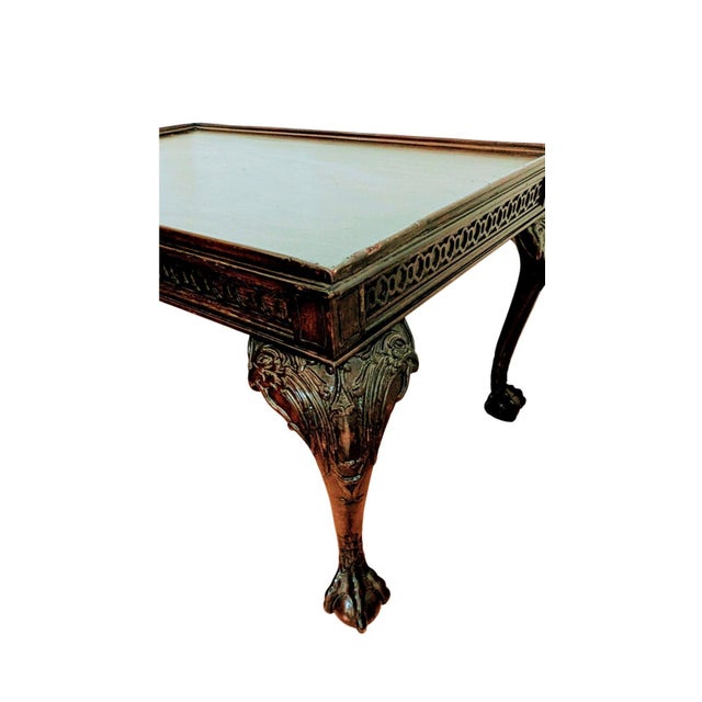 Vintage English Chippendale-Style Mahogany Coffee Table This is a beautiful vintage rectangular English Chippendale-style...