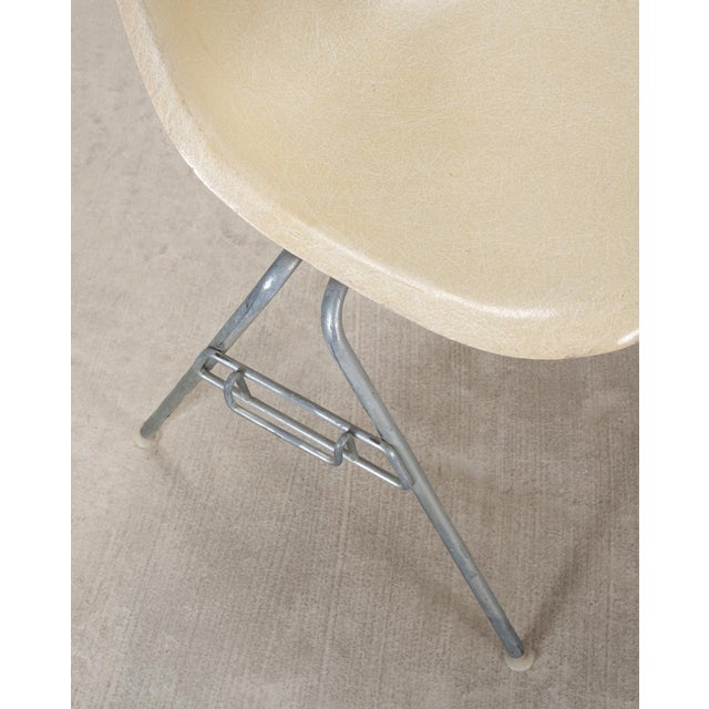 Set of Four Herman Miller DSS Mid-Century Fiberglass Side Chairs For Sale - Image 17 of 18