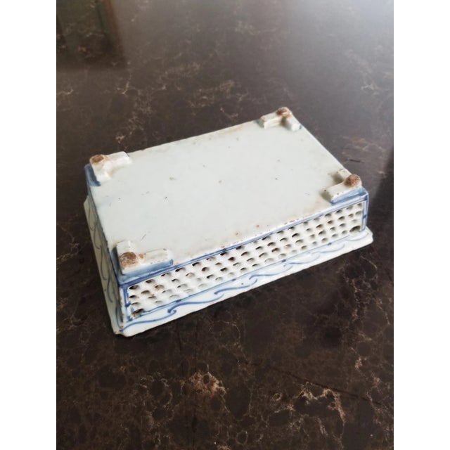Antique Chinese Blue and White Narcissus Jardiniere For Sale - Image 4 of 8